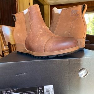 Sorel EVIE PULL-ON NWT in box never worn. 8.5 Velvet Tan